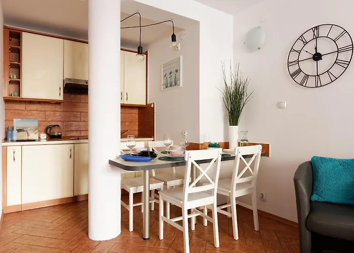 Puerto I Costa Blisko Plaży W Kołobrzegu Kołobrzeg