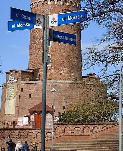 Puerto I Costa Blisko Plaży W Kołobrzegu